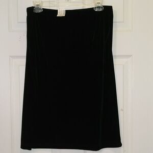 Intrigue black velour skirt  Sz XL NWT